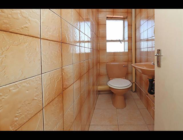 3 BEDROOM APARTMENT FOR SALE IN CYRILDENE